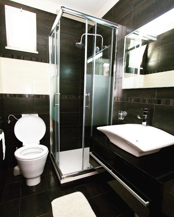 Deluxe Suites Mandic Оміш Екстер'єр фото