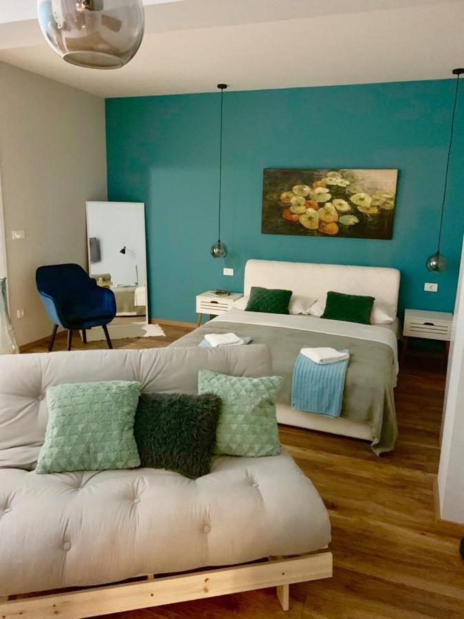 Deluxe Suites Mandic Оміш Екстер'єр фото