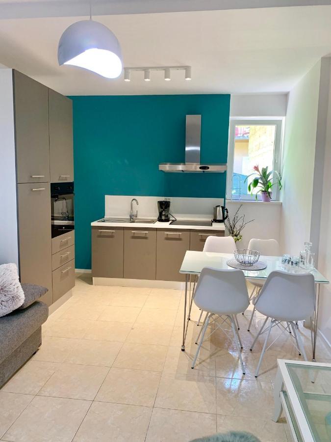 Deluxe Suites Mandic Оміш Екстер'єр фото
