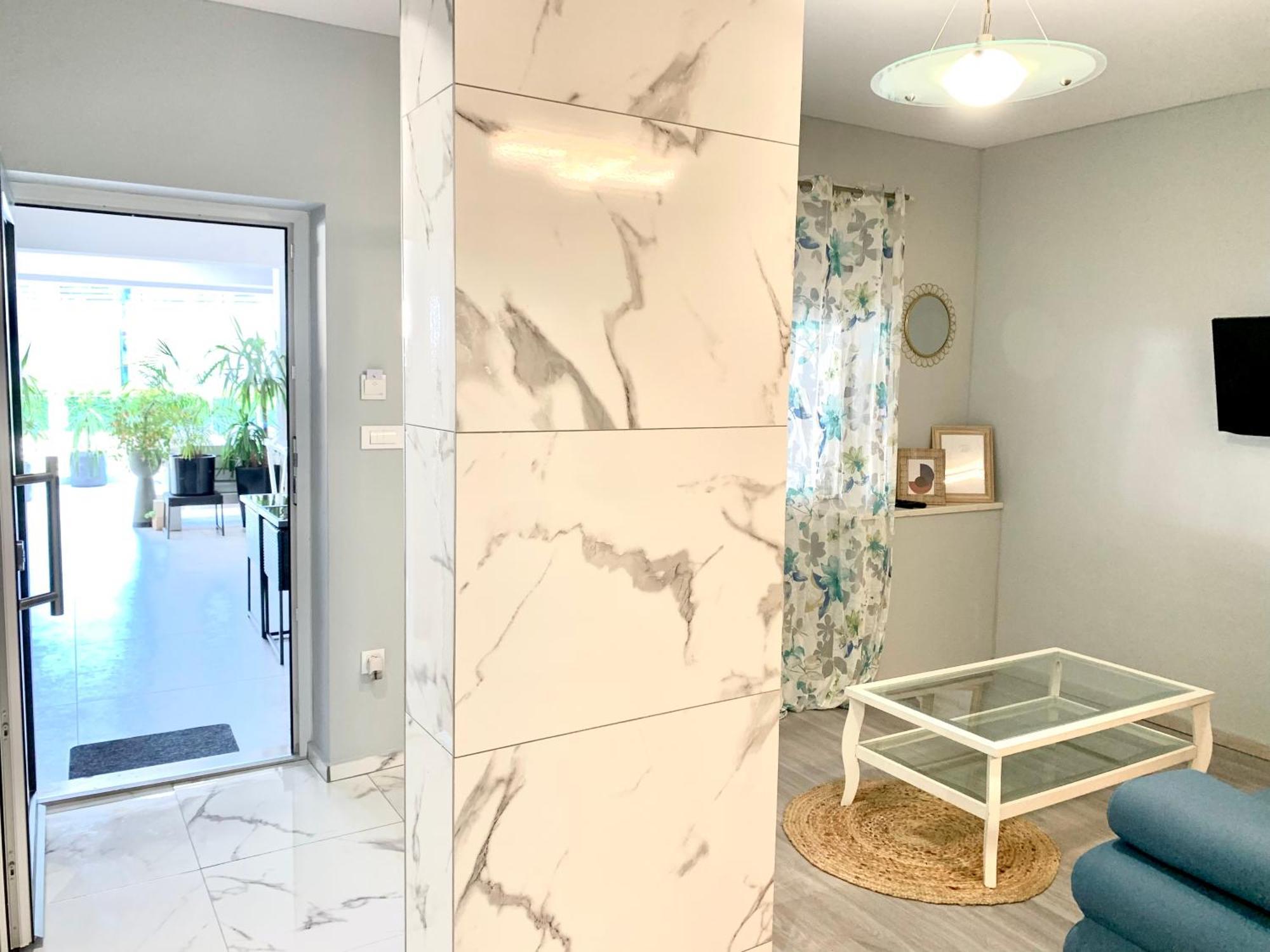 Deluxe Suites Mandic Оміш Екстер'єр фото