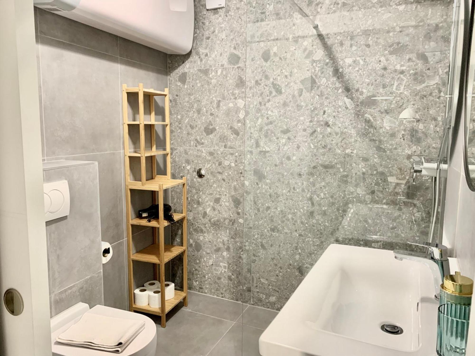 Deluxe Suites Mandic Оміш Екстер'єр фото